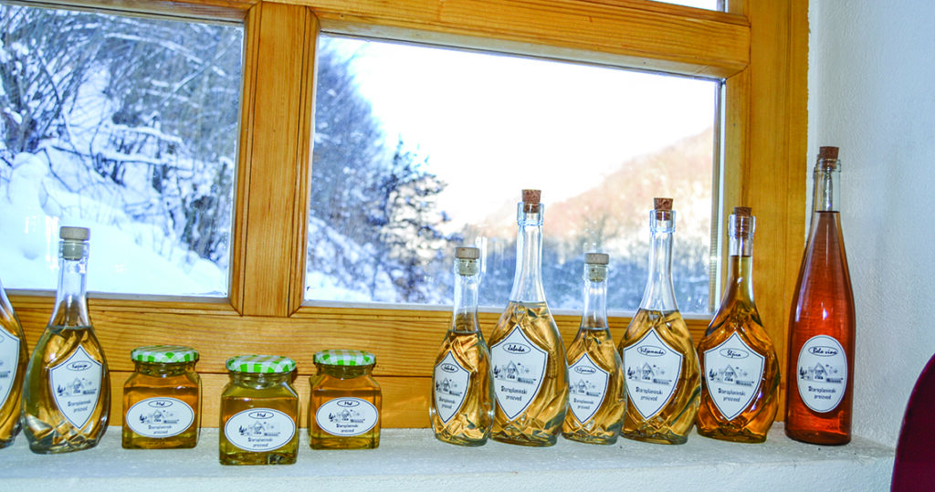 STD "Old Mountain Apartments" view  